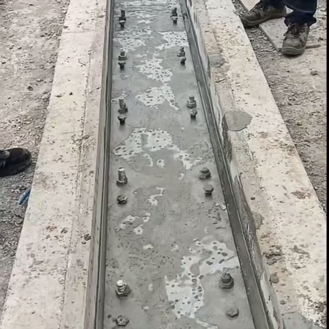 天峻港口码头起重机龙门吊重型机械设备稳固用早强快凝轨道胶泥